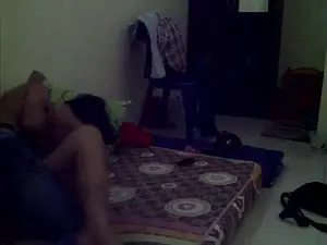 Bokep Indo Lagi Asik Eh Emak Pulang
